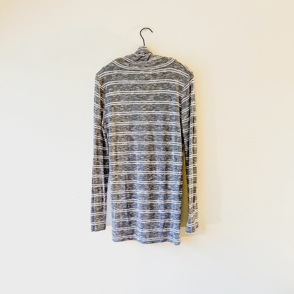 Cowl Neck Gray and White Striped Pullover Sweater Olive & Oak Size M - Picture 3 of 7